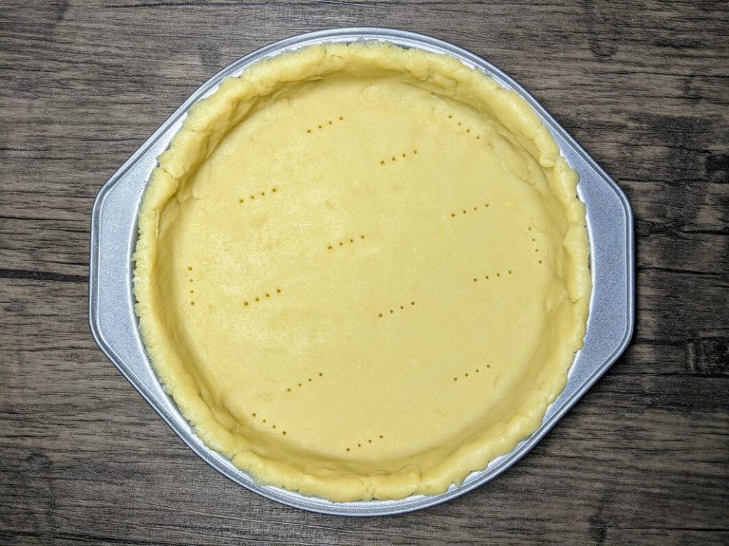Ciasto w foremce do pieczenia