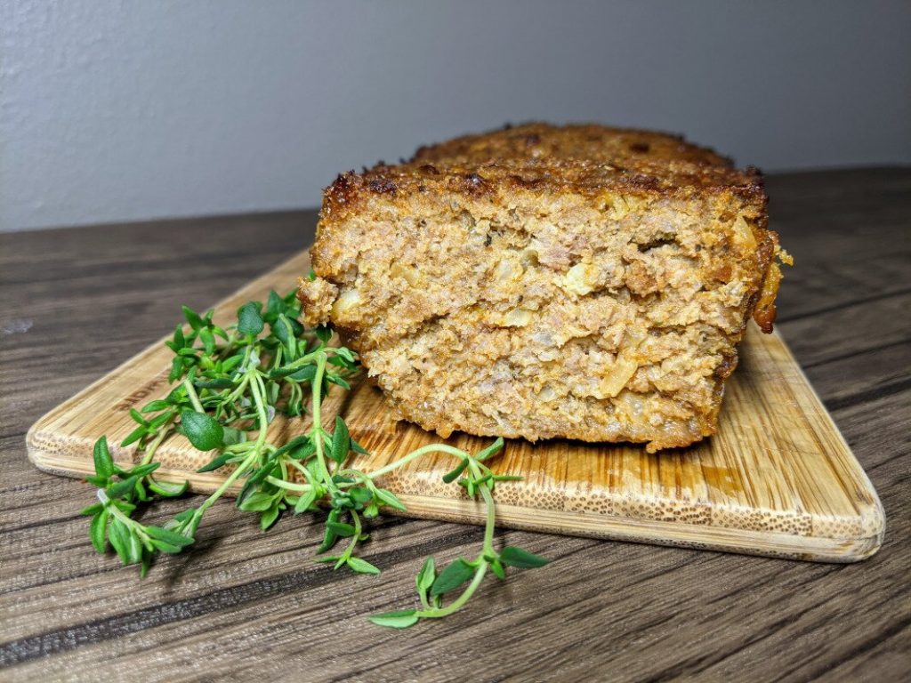 Pieczeń wieprzowa z mięsa mielonego.