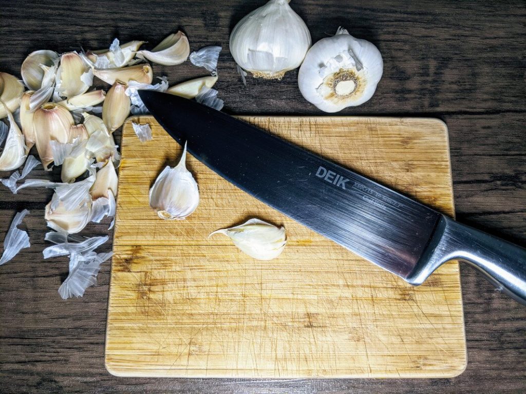Czosnek w łupinie